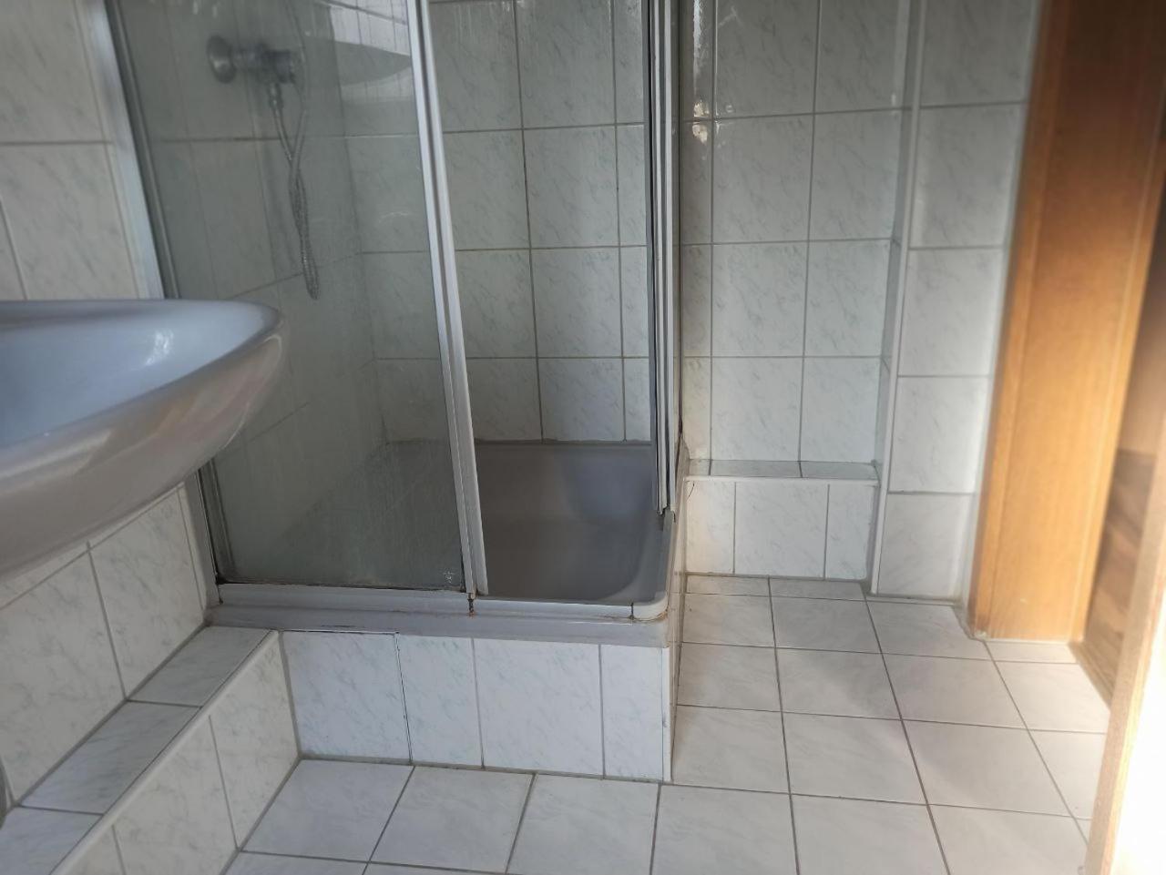 Monteurzimmer - Waldbronn Ngoại thất bức ảnh