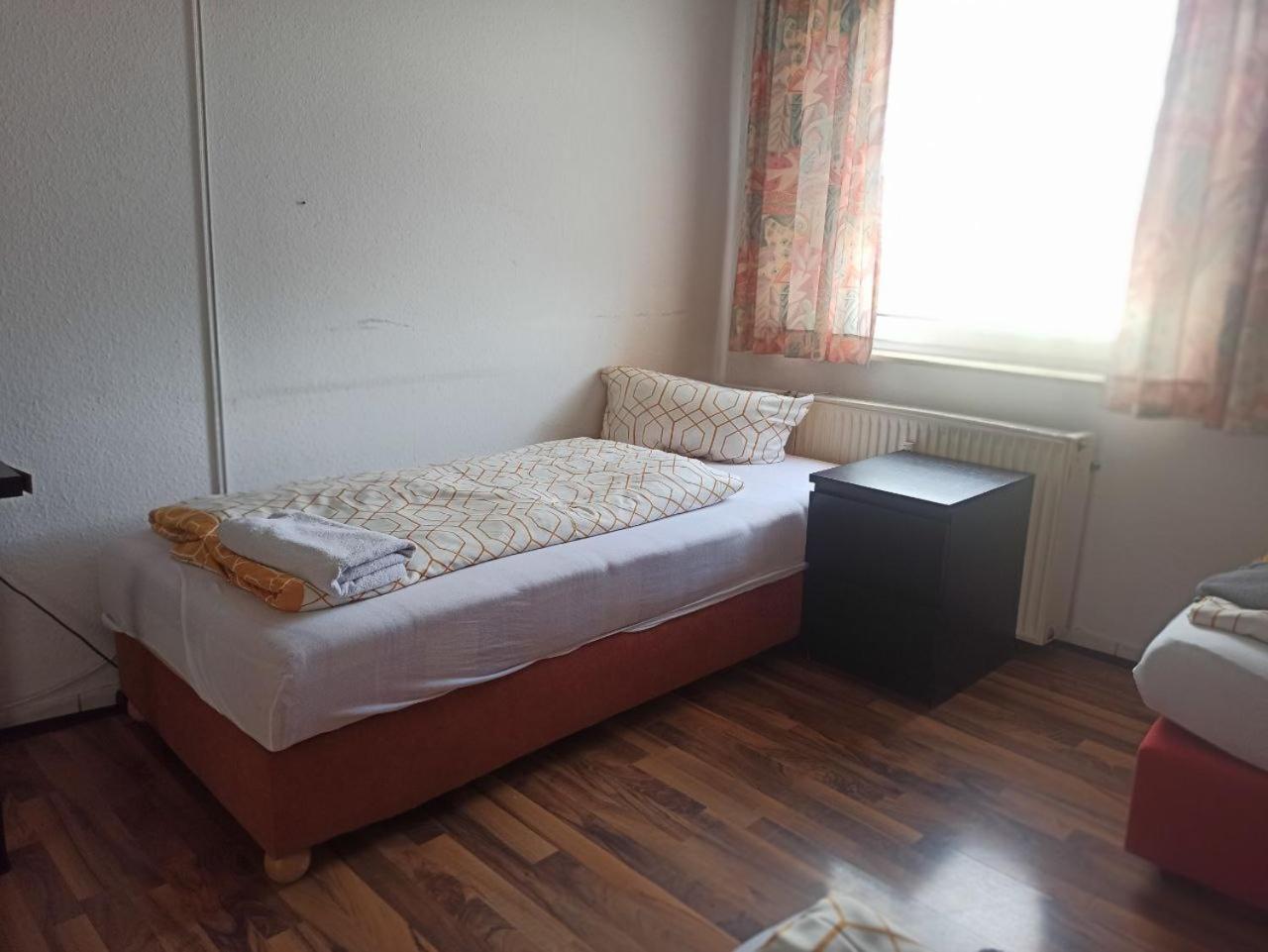 Monteurzimmer - Waldbronn Ngoại thất bức ảnh