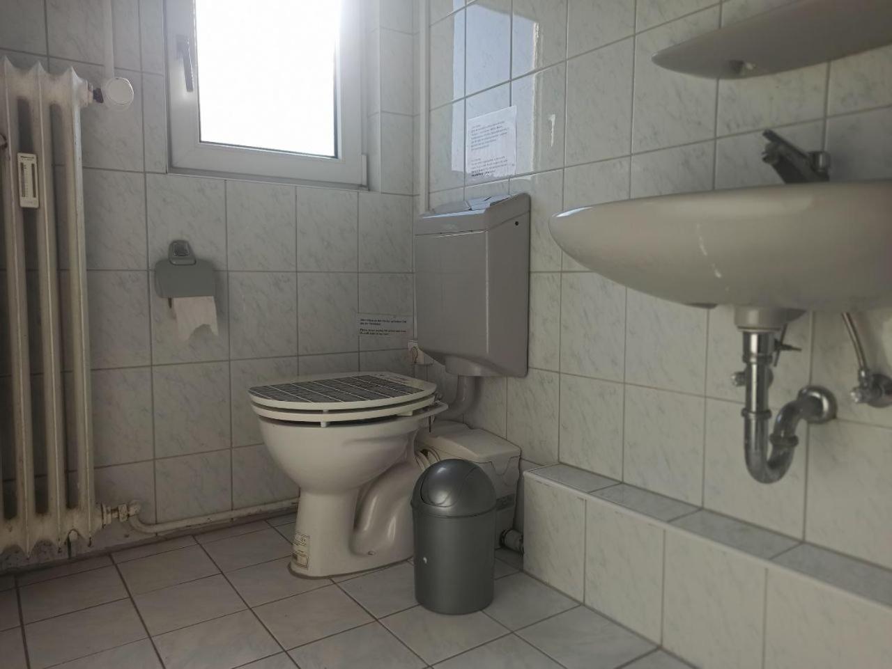 Monteurzimmer - Waldbronn Ngoại thất bức ảnh