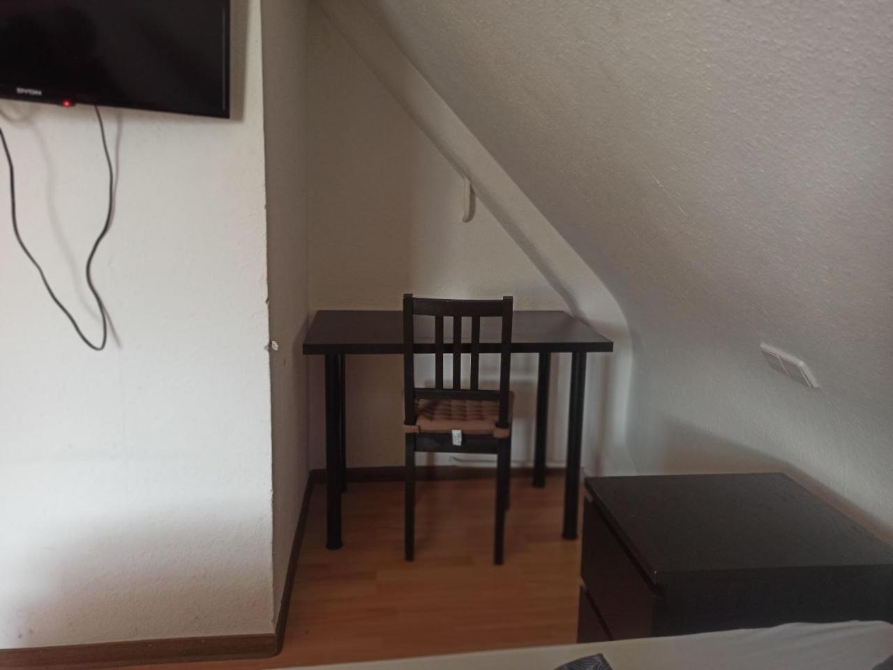 Monteurzimmer - Waldbronn Ngoại thất bức ảnh