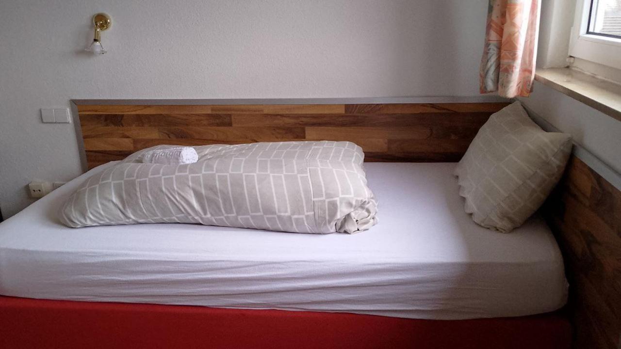 Monteurzimmer - Waldbronn Ngoại thất bức ảnh