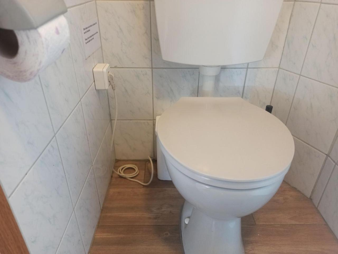 Monteurzimmer - Waldbronn Ngoại thất bức ảnh