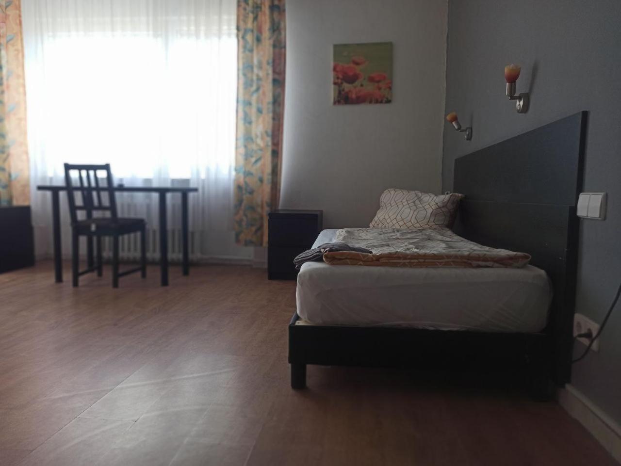 Monteurzimmer - Waldbronn Ngoại thất bức ảnh
