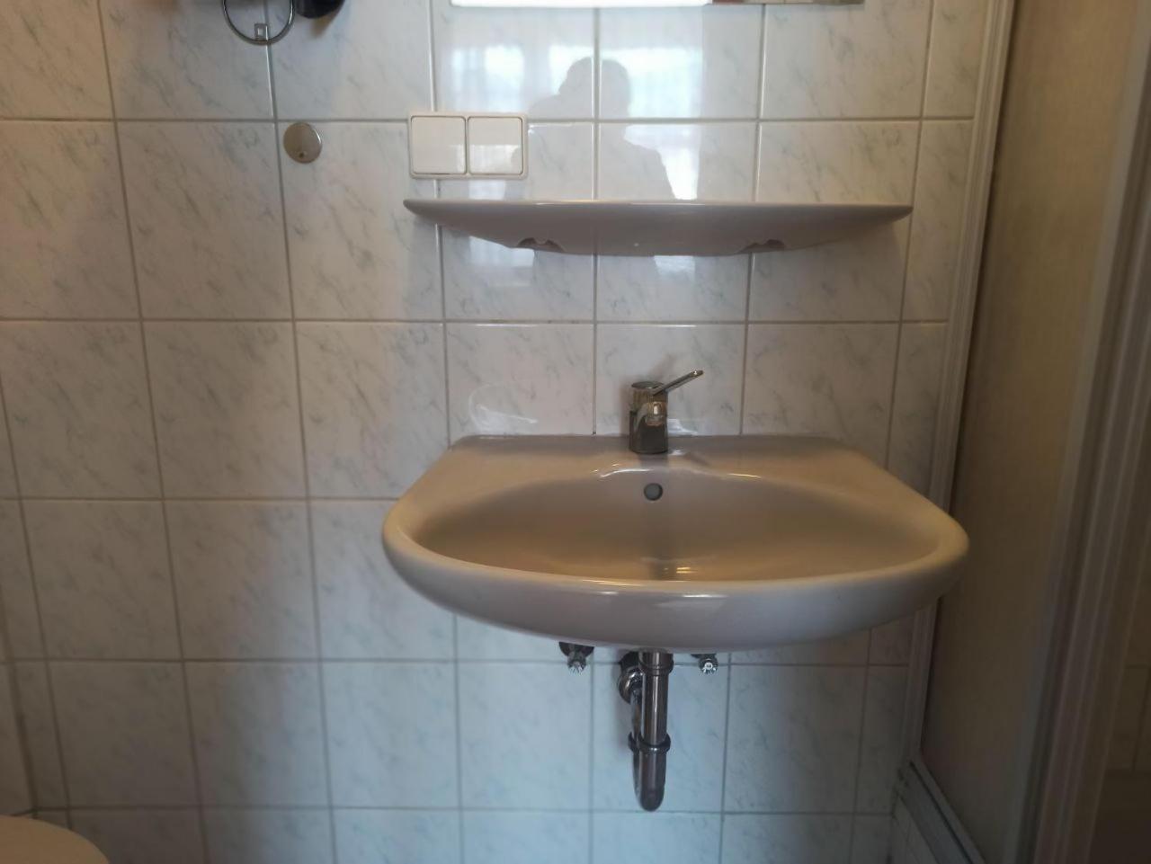 Monteurzimmer - Waldbronn Ngoại thất bức ảnh
