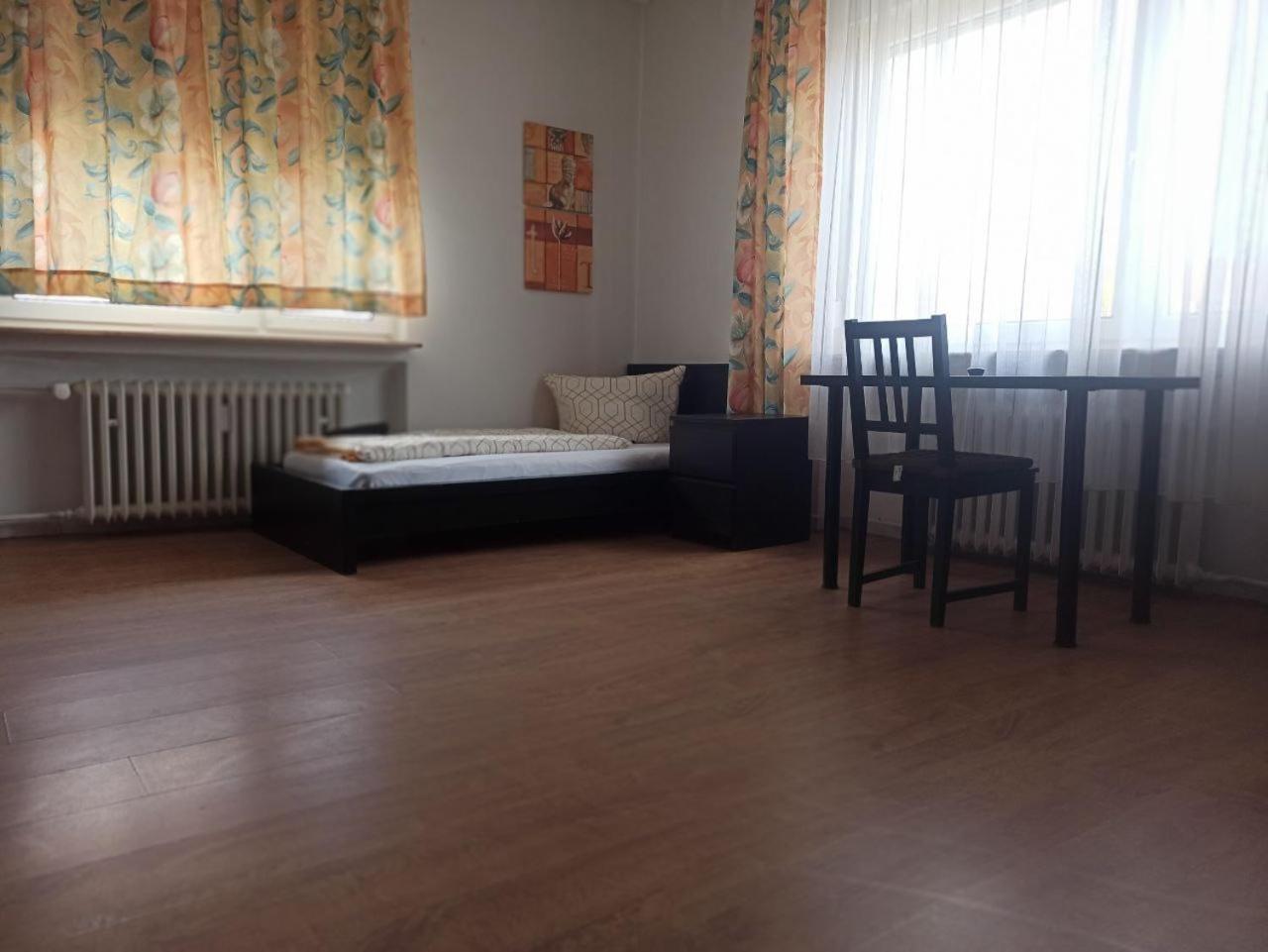 Monteurzimmer - Waldbronn Ngoại thất bức ảnh