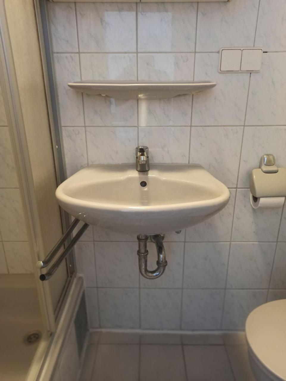 Monteurzimmer - Waldbronn Ngoại thất bức ảnh