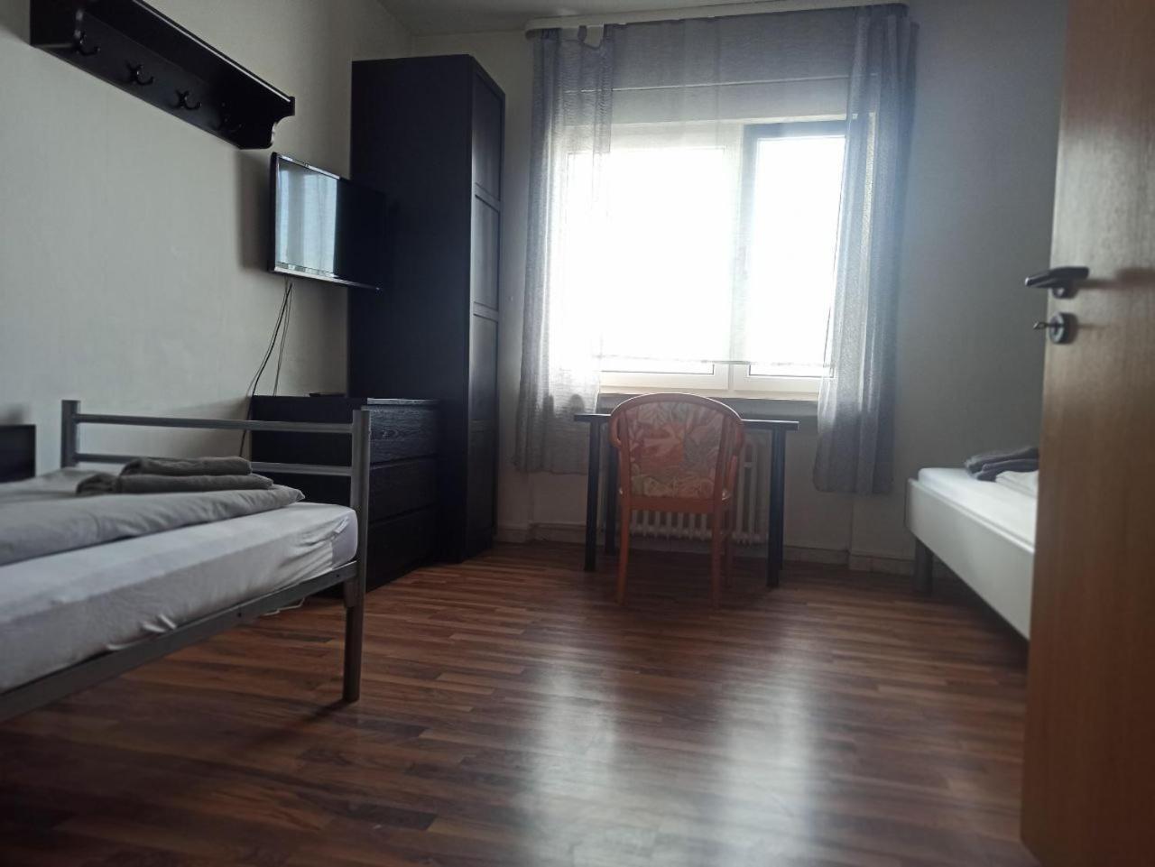 Monteurzimmer - Waldbronn Ngoại thất bức ảnh
