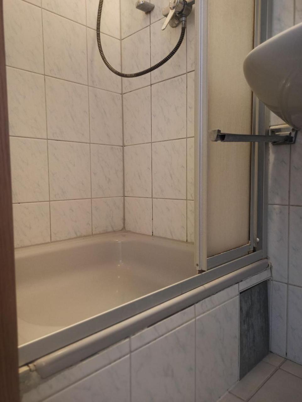 Monteurzimmer - Waldbronn Ngoại thất bức ảnh
