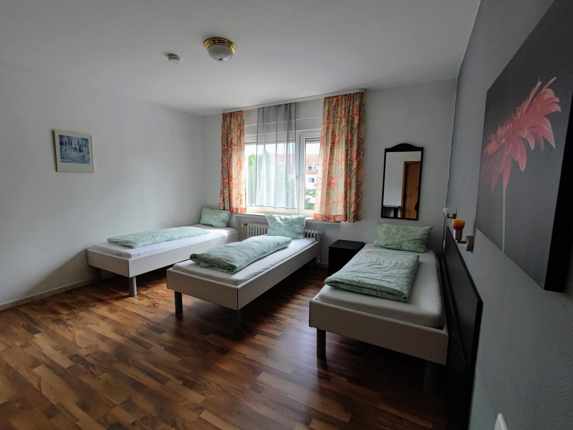 Monteurzimmer - Waldbronn Ngoại thất bức ảnh
